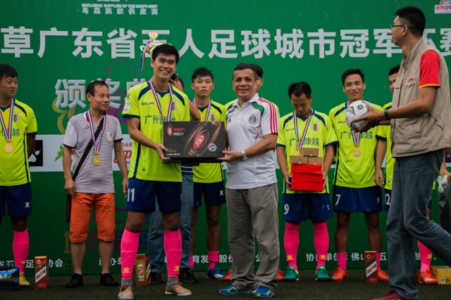 文班31+16马刺负灰熊 乔治31分快船力克开拓者